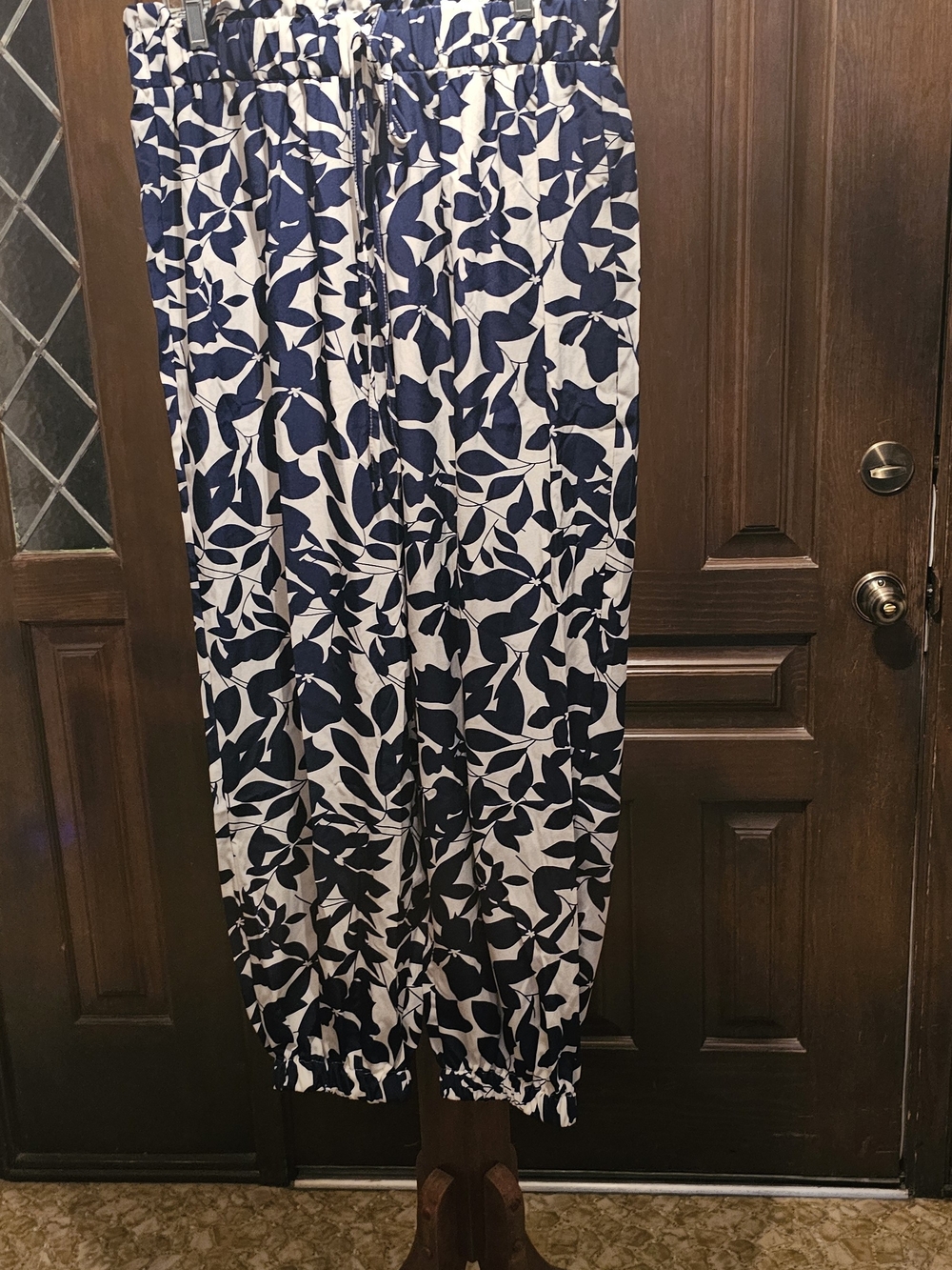 SHEIN Navy and White Leaf Print Elastic Waist Pants